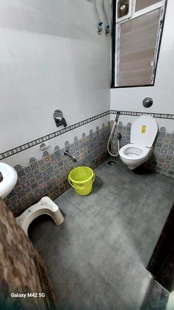 Master Bedroom in 1.5 BHK Apartment at Tilak Nagar Building, Tilak Nagar – for Rent