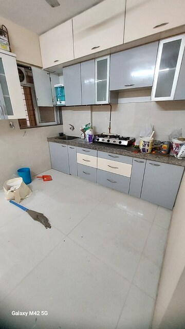 Team Area in 1.5 BHK Apartment at Tilak Nagar Building, Tilak Nagar – for Rent