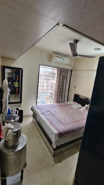 Team Area in 2 BHK Apartment at Andheri East – for Rent
