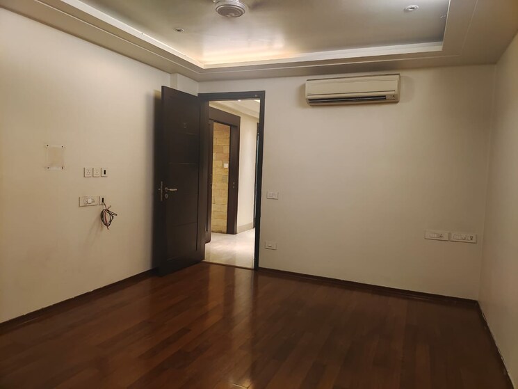 Room, defence colony 3 Bedroom 3000 Sq.Ft. Apartment In Defence Colony Delhi 9159433