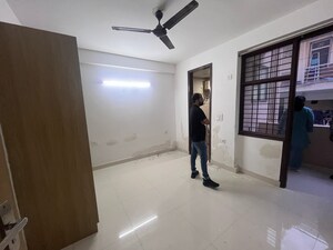 Room in 2 BHK Builder Floor at Sector 51 – for Rent