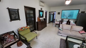 Living Room in 4 BHK Builder Floor at Sector 50 – for Rent