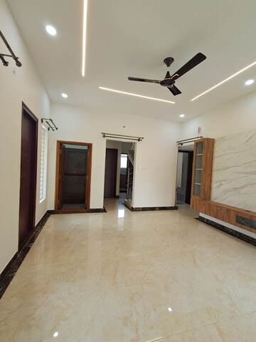 Furnished Amenities in 5 BHK Builder Floor at Jp Nagar – for Rent