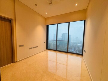 Room in 4 BHK Apartment at Rustomjee Crown, Prabhadevi – for Rent