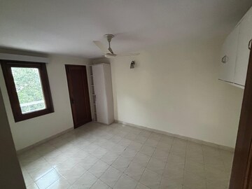 Room in 4 BHK Builder Floor at Greater Kailash I – for Rent