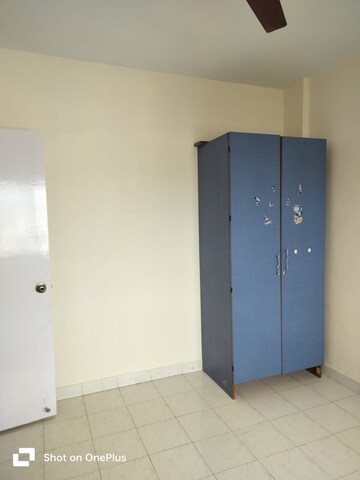 Room in 2 BHK Apartment at Rahul Atul Nagar CHS, Warje – for Rent