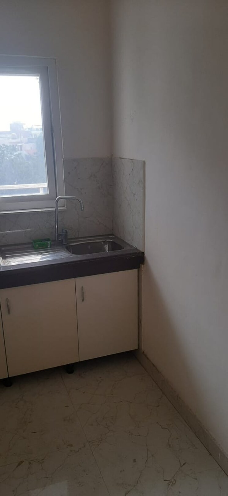 Kitchen, sector 30 3 Bedroom 1500 Sq.Ft. Builder Floor In Sector 30 Gurgaon 9159550