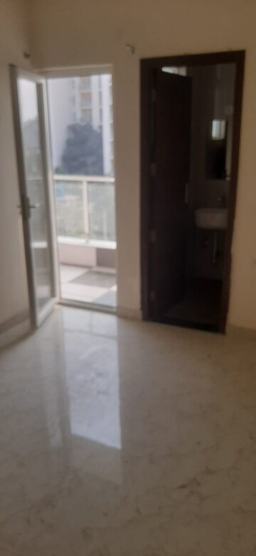 Room in 3 BHK Builder Floor at Sector 30 – for Rent