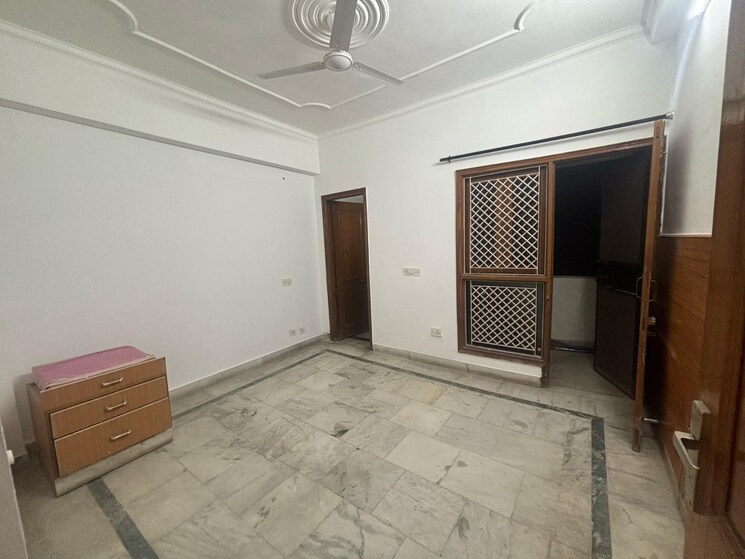 Room, unitech-south-city-ii 3 Bedroom 1850 Sq.Ft. Builder Floor In Sector 50 Gurgaon 9159617