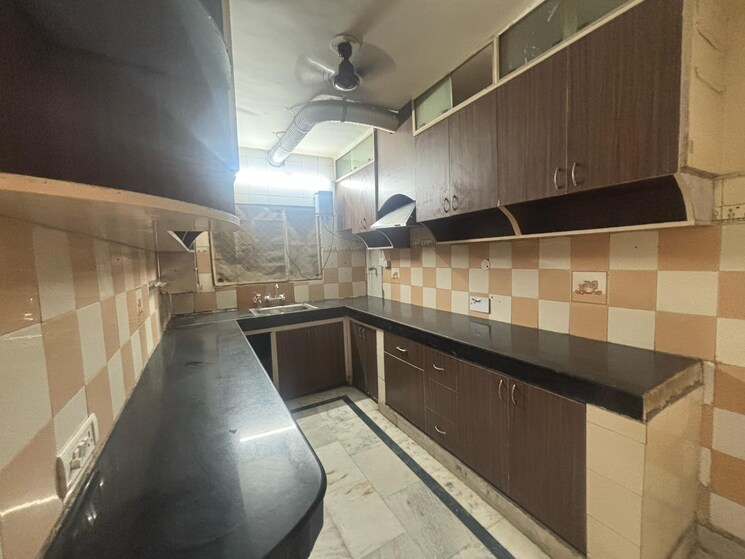 Kitchen, unitech-south-city-ii 3 Bedroom 1850 Sq.Ft. Builder Floor In Sector 50 Gurgaon 9159617