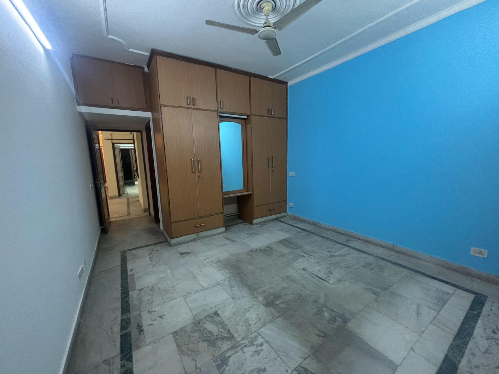 3 BHK + Pooja Room Builder Floor For Rent in Unitech South City II