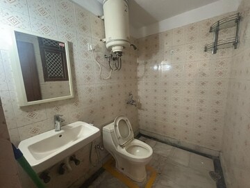 Bathroom in 3 BHK Builder Floor at Unitech South City II, Sector 50 – for Rent