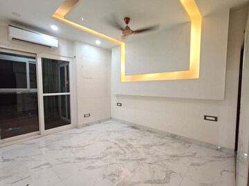 Room in 3 BHK Apartment at Vasant Kunj – for Rent