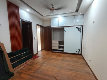 Room in 3 BHK Apartment at Vasant Kunj – for Rent