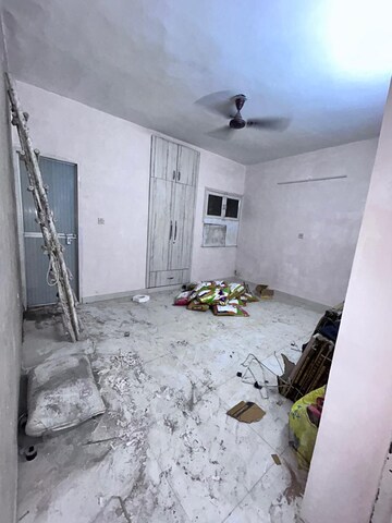 Room in 2 BHK Apartment at Vasant Kunj – for Rent
