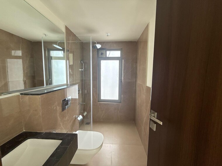 Bathroom, piramal-aranya 4 Bedroom 1654 Sq.Ft. Apartment In Byculla Mumbai 9159638