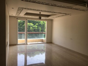 Room in 4 BHK Builder Floor at Hauz Khas – for Rent