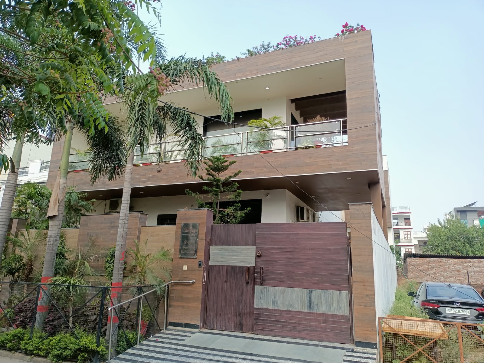 6 BHK + Pooja Room,Study Room Independent House For Sale in Pratap Properties 