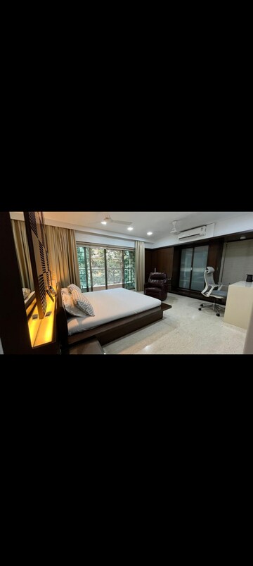 Bedroom in 4 BHK Apartment at Arihant CHS Khar West, Khar West – for Rent