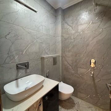 Bathroom in 2.5 BHK Builder Floor at Masjid Moth – for Sale