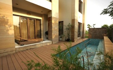 Bedroom in 4 BHK Builder Floor at BPTP The Pedestal, Sector 70a – for Sale