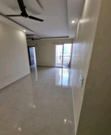 Room in 2 BHK Apartment at Signature Global Orchard Avenue, Sector 93 – for Sale