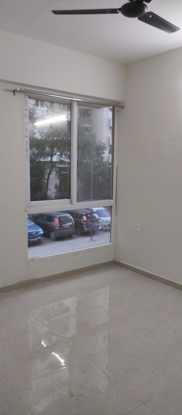 Room in 2 BHK Apartment at Signature The Millennia 2, Sector 37d – for Rent
