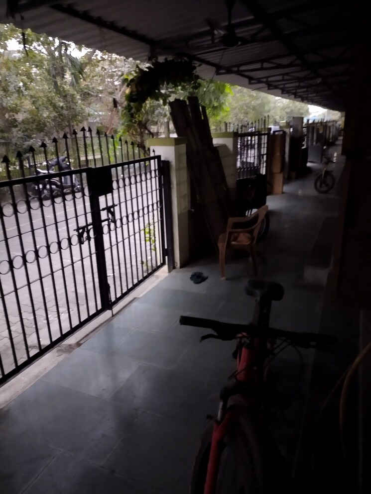 Balcony, kurla east Commercial Office Space 300 Sq.Ft. In Kurla East Mumbai 9159762