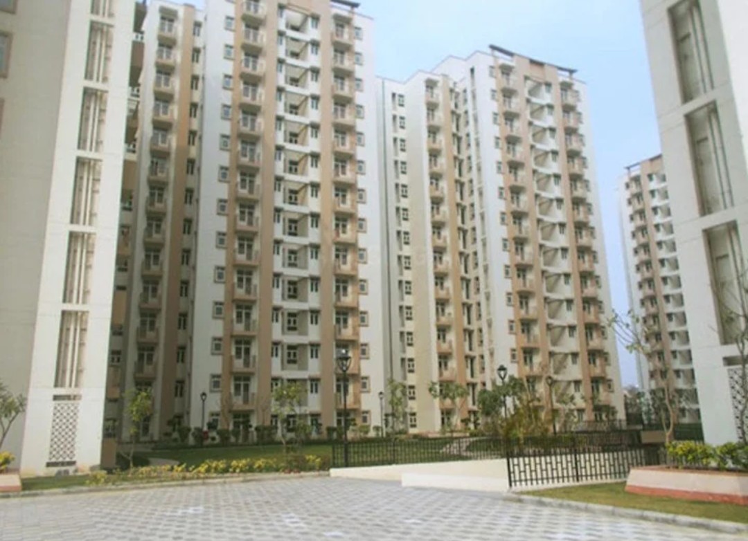 2 BHK Apartment For Sale in Shree Vardhman Mantra