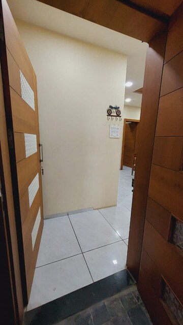 Furnished Amenities in 3 BHK Apartment at Thaltej – for Rent