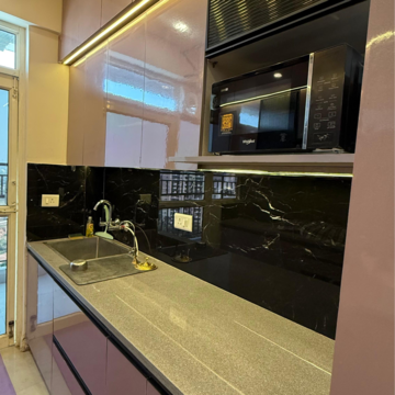 Kitchen in 2.5 BHK Builder Floor at M3M Soulitude, Sector 89 – for Sale