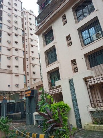 2 BHK Apartment For Rent in Samarpan Goldmist CHSL, Kandivali East