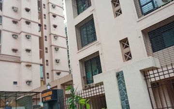 2 BHK Apartment For Rent in Samarpan Goldmist CHSL, Kandivali East