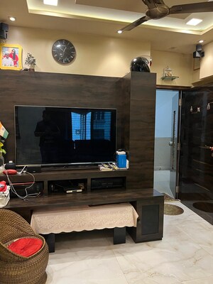 Living Room in 4 BHK Apartment at Anant Anand Apartment, Mulund West – for Sale