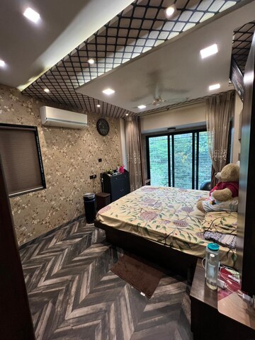 Bedroom in 4 BHK Apartment at Anant Anand Apartment, Mulund West – for Sale