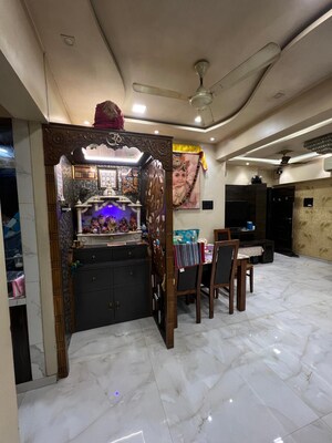 Living Room in 4 BHK Apartment at Anant Anand Apartment, Mulund West – for Sale