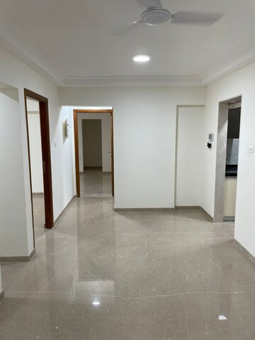 Room in 6 BHK Apartment at Ekta Trinity, Santacruz West – for Sale