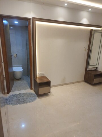 Living Room in 6 BHK Apartment at Ekta Trinity, Santacruz West – for Sale