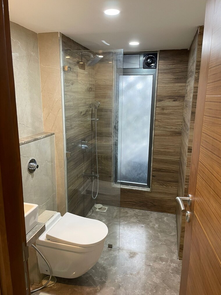 Bathroom, ekta-trinity 6 Bedroom 2500 Sq.Ft. Apartment In Santacruz West Mumbai 9159854