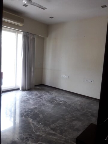 Room in 3 BHK Apartment at Vaswani Belvedere, Bandra West – for Rent