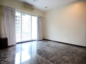 Room in 3 BHK Apartment at Vaswani Belvedere, Bandra West – for Rent