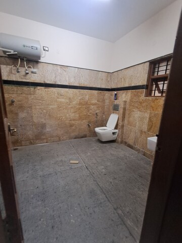 Attached Bathroom in 4 BHK Independent House at Hsr Layout Sector 2 – for Rent