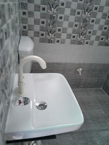 Bathroom in 1 RK Builder Floor at Indira Nagar – for Rent