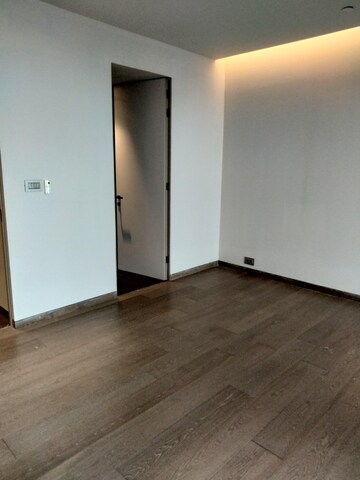 Room in 4 BHK Apartment at Lodha The World Towers World One Tier 2, Worli – for Rent