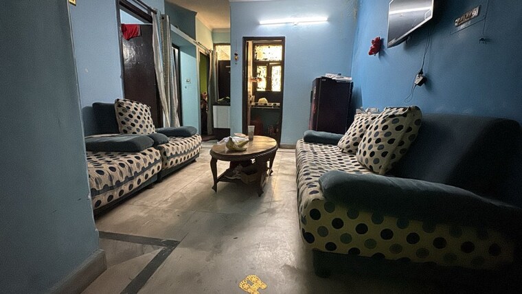 Living Room, rwa-vasundhara-sector-4a 2.5 Bedroom 850 Sq.Ft. Builder Floor In Vasundhara Sector 4 Ghaziabad 9159943