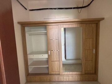 Room in 4 BHK Apartment at L&T Crescent Bay T2, Parel – for Rent