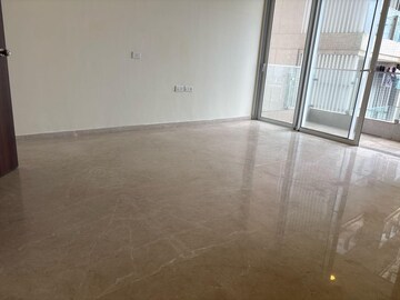 Room in 4 BHK Apartment at L&T Crescent Bay T2, Parel – for Rent