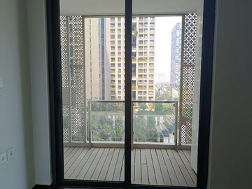 Room in 4 BHK Apartment at Lodha New Cuffe Parade, Wadala – for Rent
