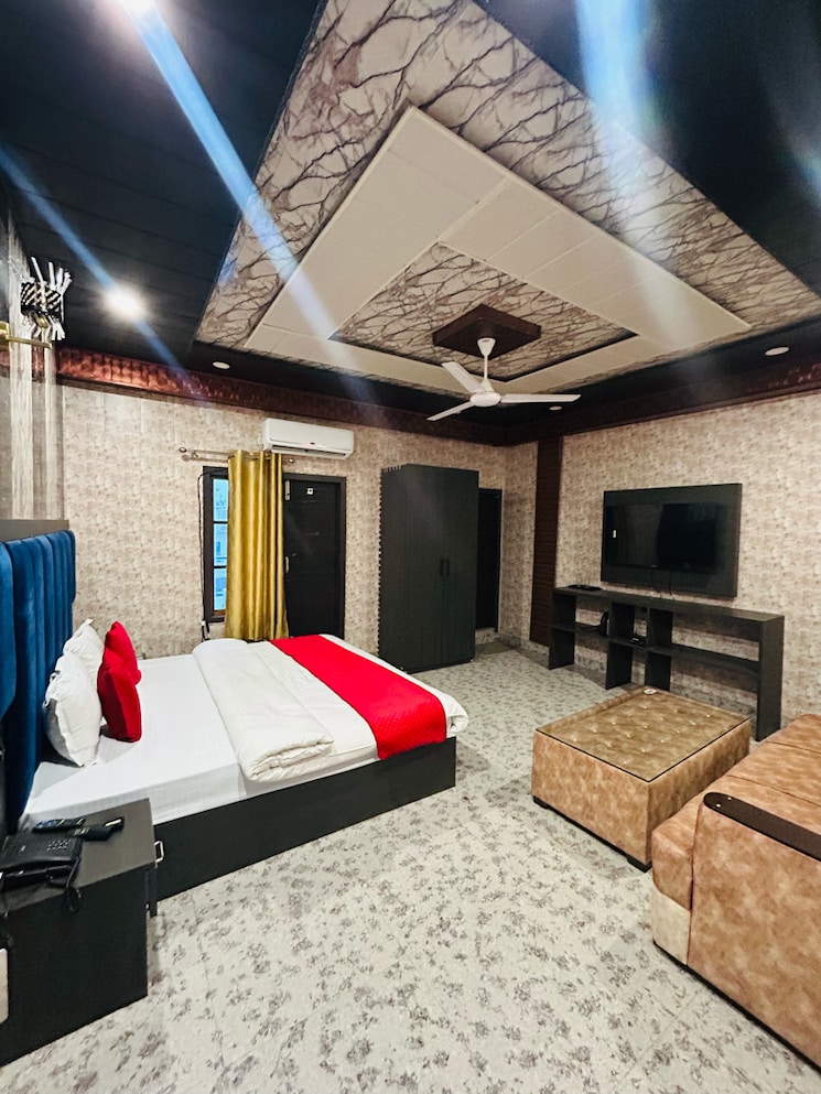 Team Area, gomti nagar 6+ Bedroom 8000 Sq.Ft. Independent House In Gomti Nagar Lucknow 9159989