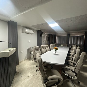 Team Area in  Co-working Space at Gomti Nagar – for Rent